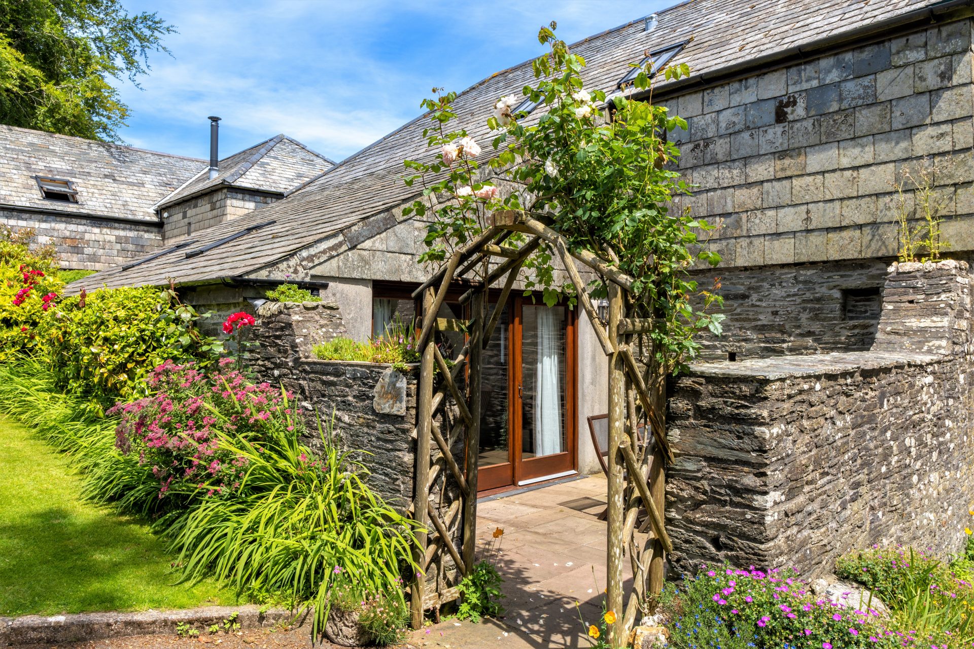 Dairy Cottage | 2 Bedrooms | Sleeps 4/5 |  From £160 per night | Pets